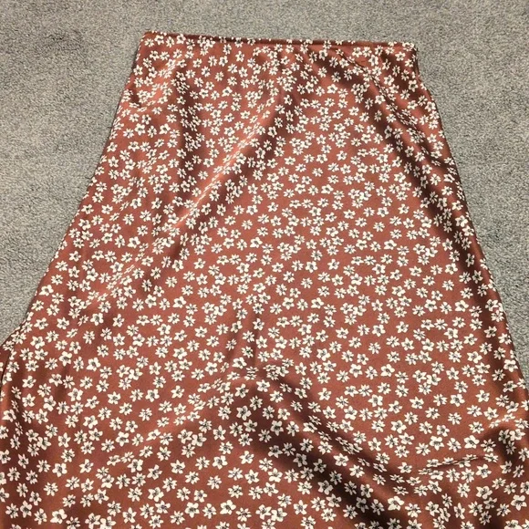 Abercrombie Satin Floral Brown Midi Skirt Size Small - Picture 5 of 5